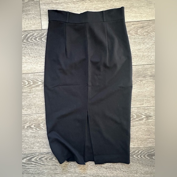 Philosophy, republic, black pencil skirt, midi SZ 6 button detail - Picture 2 of 5